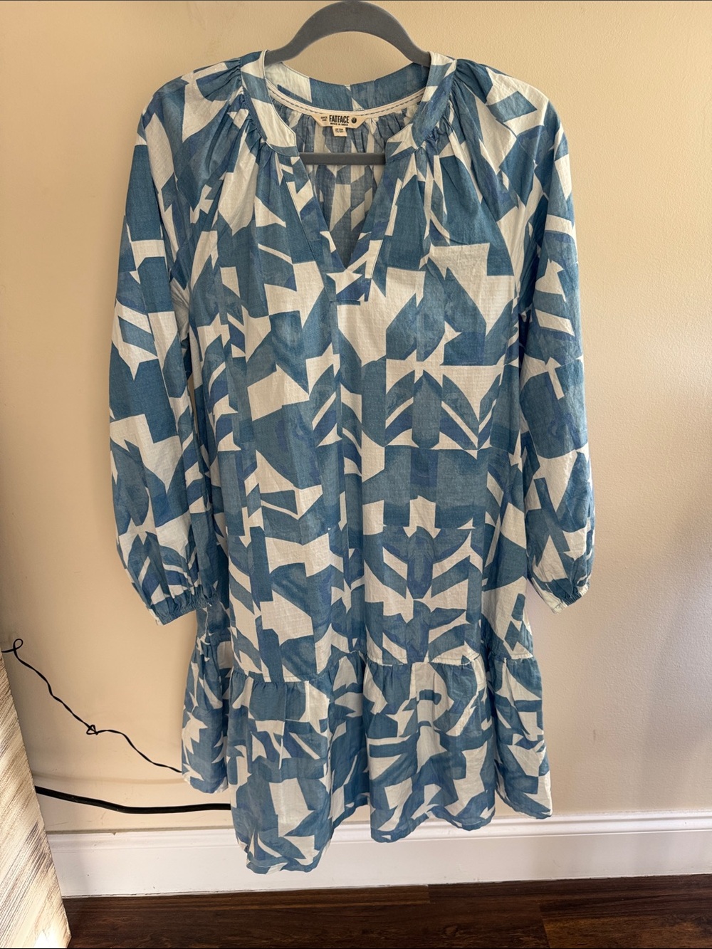 FATFACE Rails Blue and White Geo Print Dress size 6R . Made in India